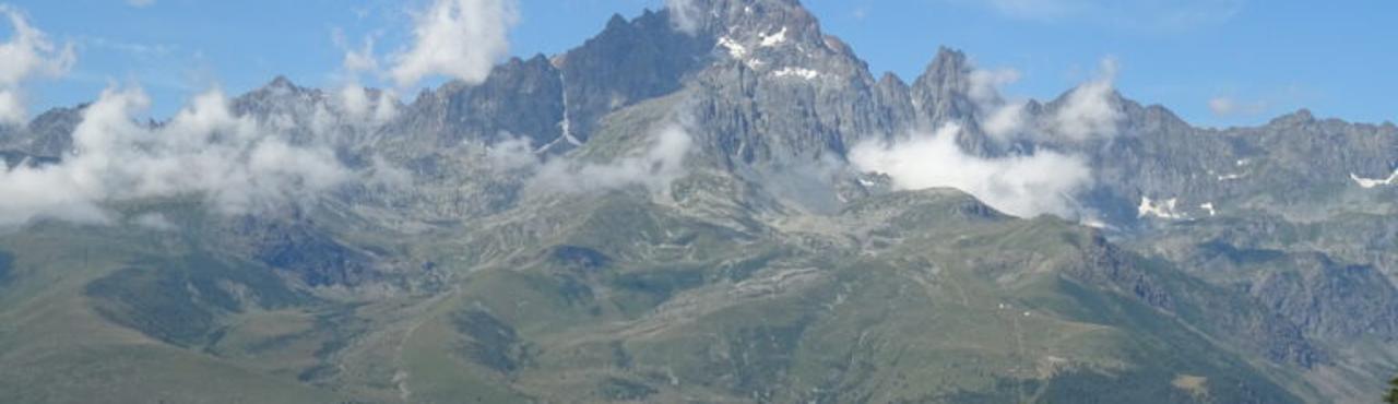 TOUR AI PIEDI DEL MONVISO